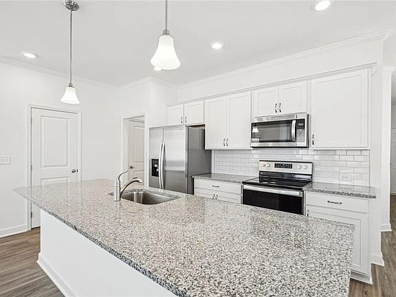 2nd image of 4021 Hillmont Ln