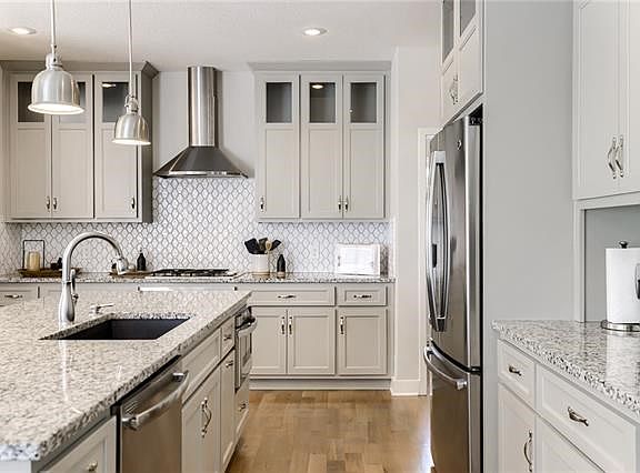 4th image of 1755 Windmill Ct