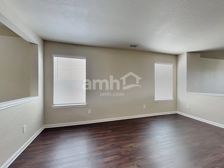3743 Jewel Point Dr — Photo 7