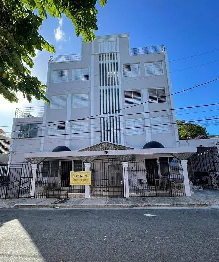 176 Calle Perez #1F