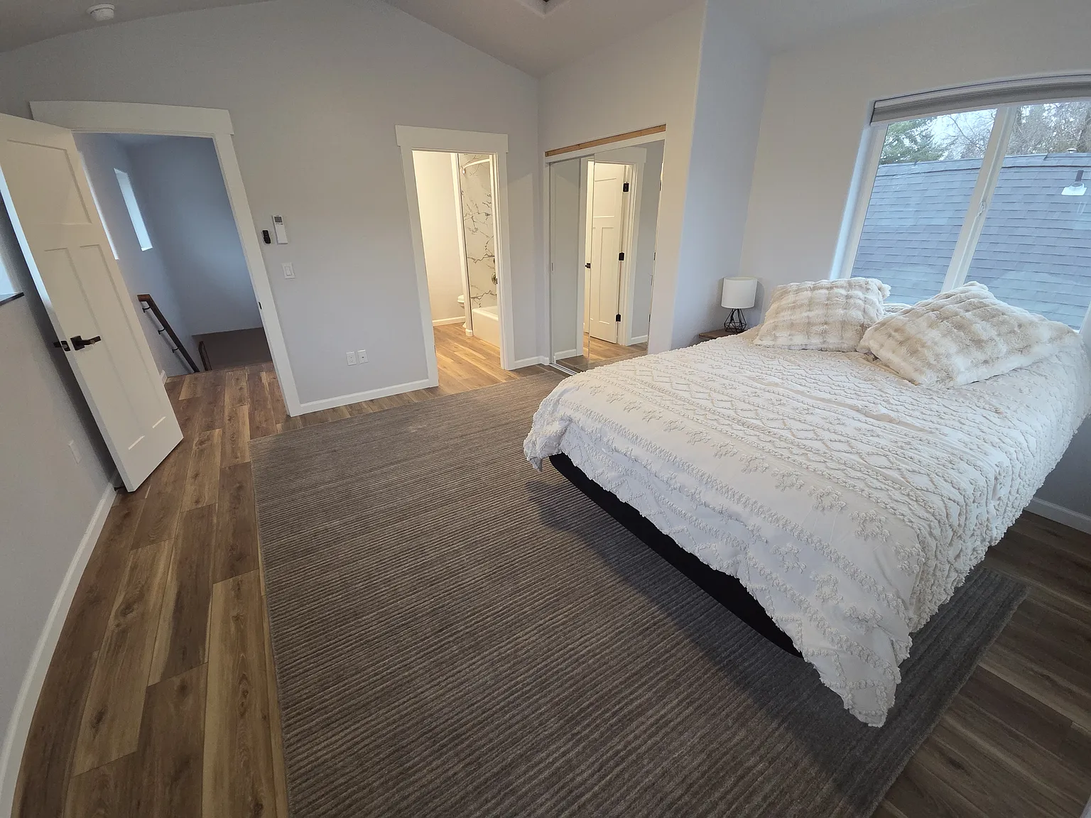 3 bed, $1,300 — Photo 2