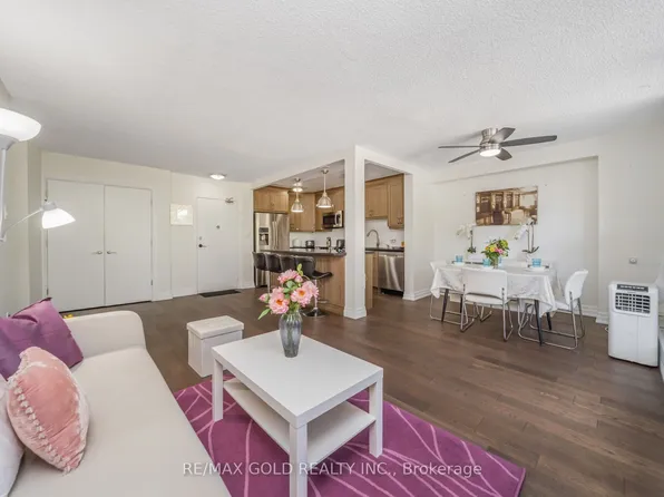 1964 Main St W #404, Hamilton, ON L8S 1J5