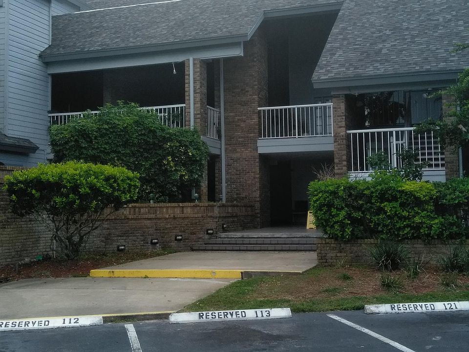 1st image of 585 Shadow Wood Ln #113