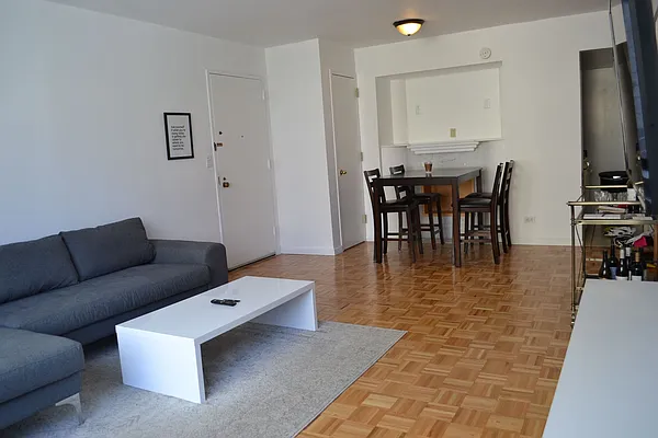 Rented by Tabak Real Estate | media 19