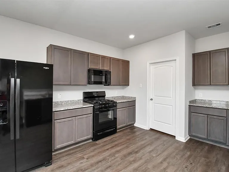 11028 Patriot Ct — Photo 15