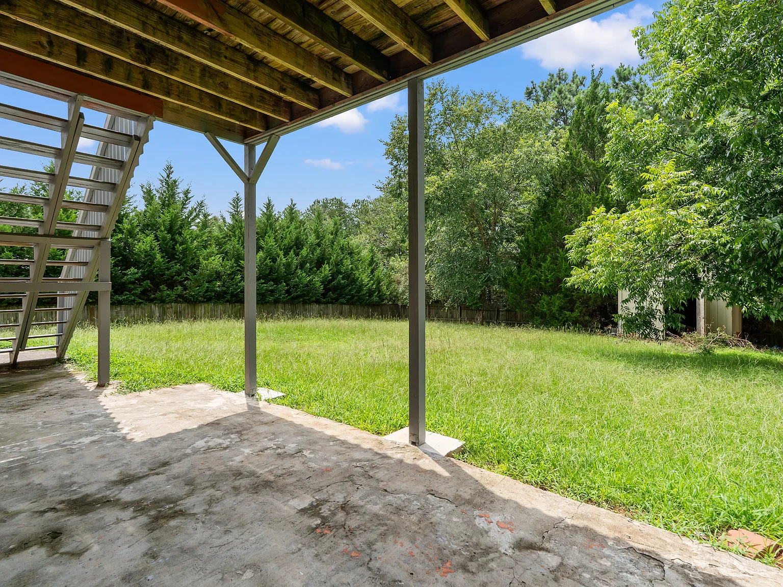 4 bed, 1935 sqft, $2,200 — Photo 3
