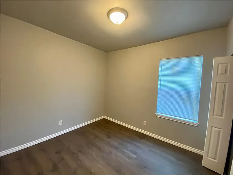 1040 E Richmond Ave — Photo 8