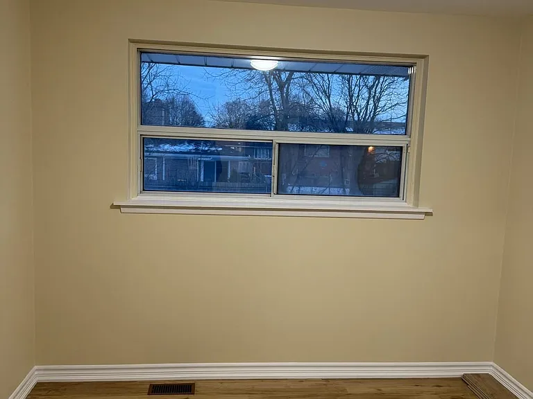 28 Alexandria Cres — Photo 15
