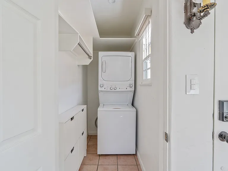 550 Calle Santa Rosa — Photo 33