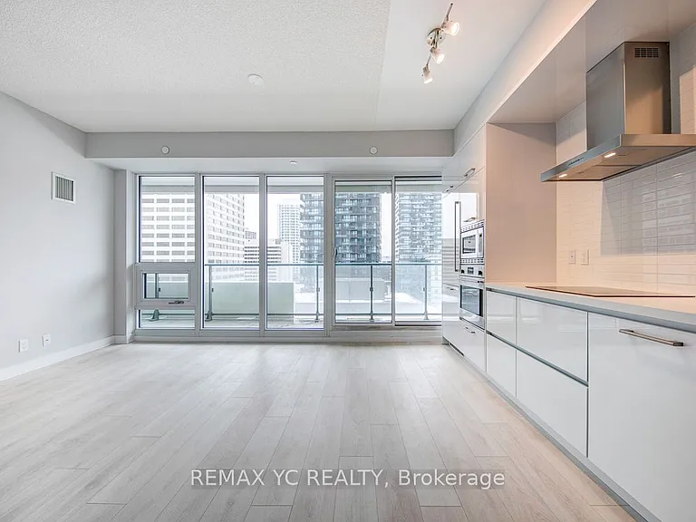 2221 Yonge St #1201 — Photo 5