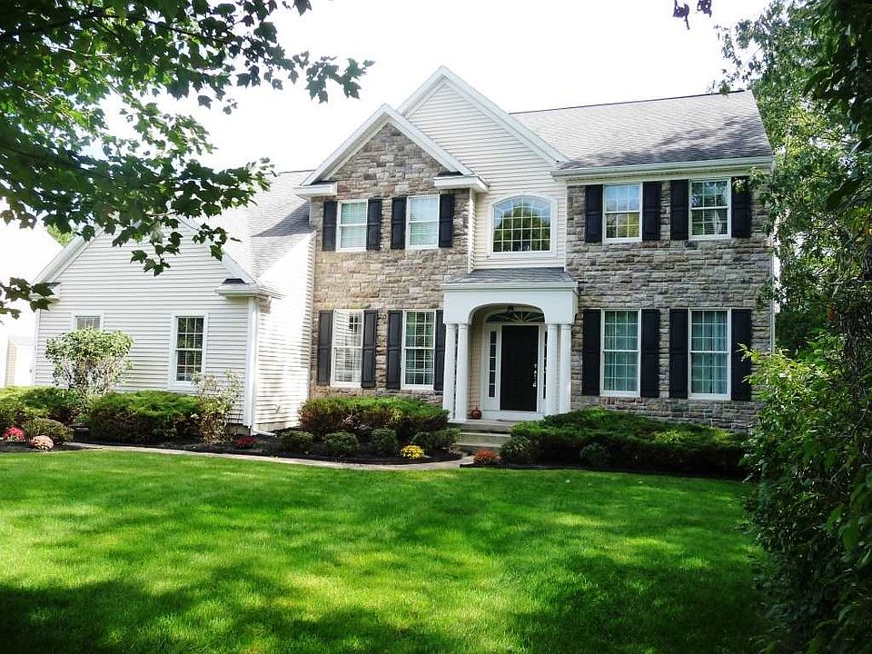1st image of 1 Hidden Crest Ct