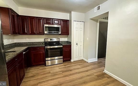 4th image of 6007 Westbourne Pl