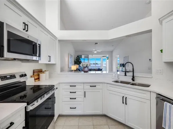 2390 Piccadilly Circus #202, NAPLES, FL 34112