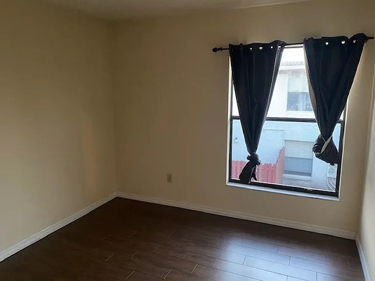 1604 Sunside Sq #33 — Photo 9