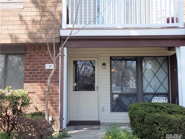 1st image of 7 Cambridge Dr W #7