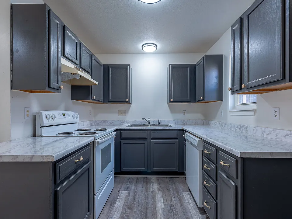321 W South Ave