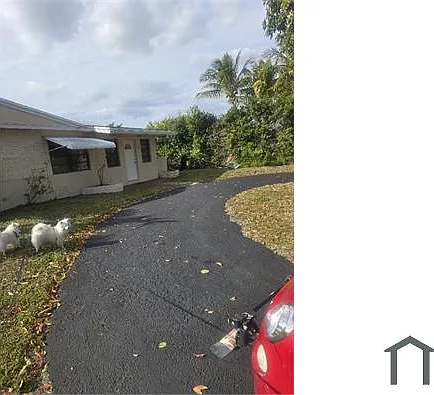 522 N 70th Way — Photo 2