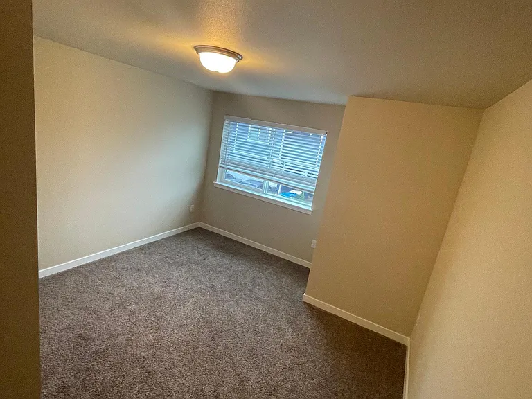 1903 Ahlers Ave #1 — Photo 18