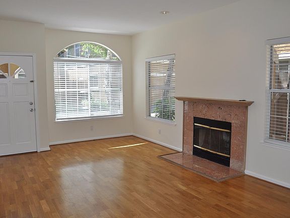 3rd image of 810 Palm Ave