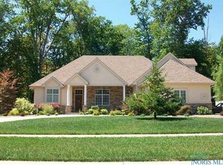 812 Elk Ridge Rd, Northwood, OH 43619