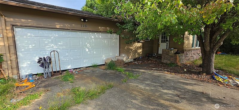 3rd image of 116 Monterey Drive
