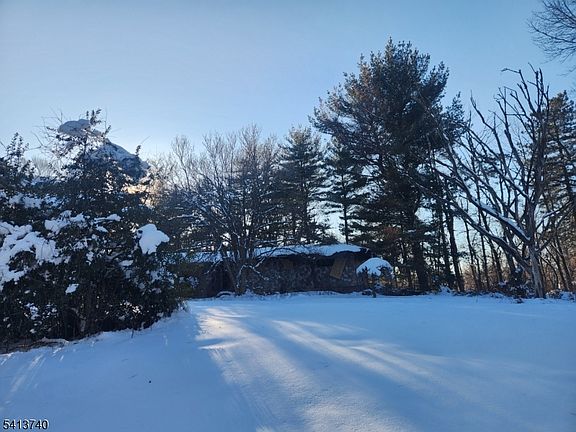 4th image of 256 Amwell Rd