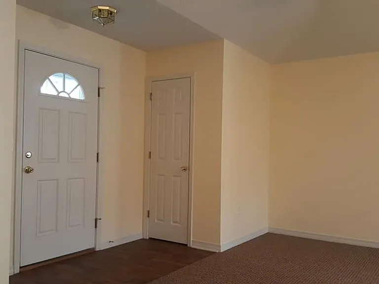 502 Meadow Ln — Photo 17