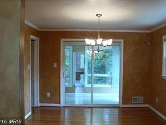 5th image of 3301 Dauphine Dr