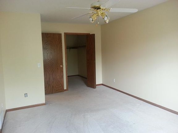 3rd image of 14230 44th Pl N APT 4