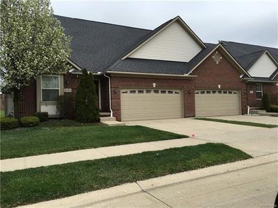 20315 Doves Pointe Dr, Brownstown, MI, 48174
