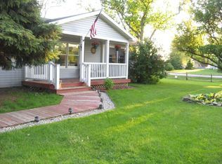 7905 Lighthouse Rd, Monroe, MI 48161