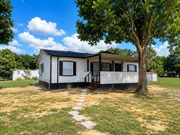 272 Lakewood Dr, Trinity, TX 75862