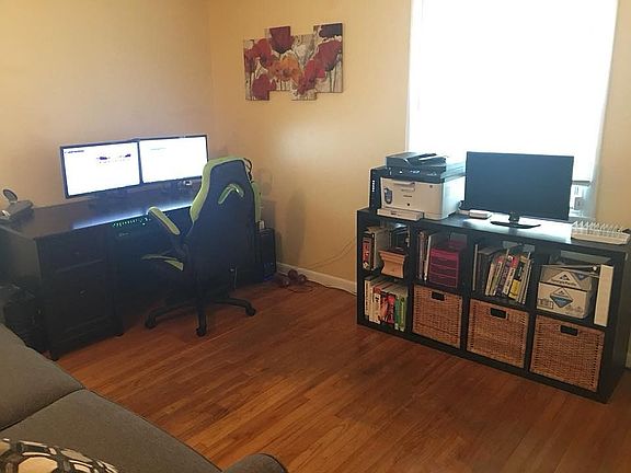 Upstairs Bedroom B (office)