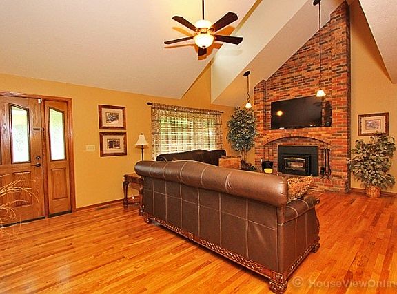 3rd image of 2614 Lakeshore Dr