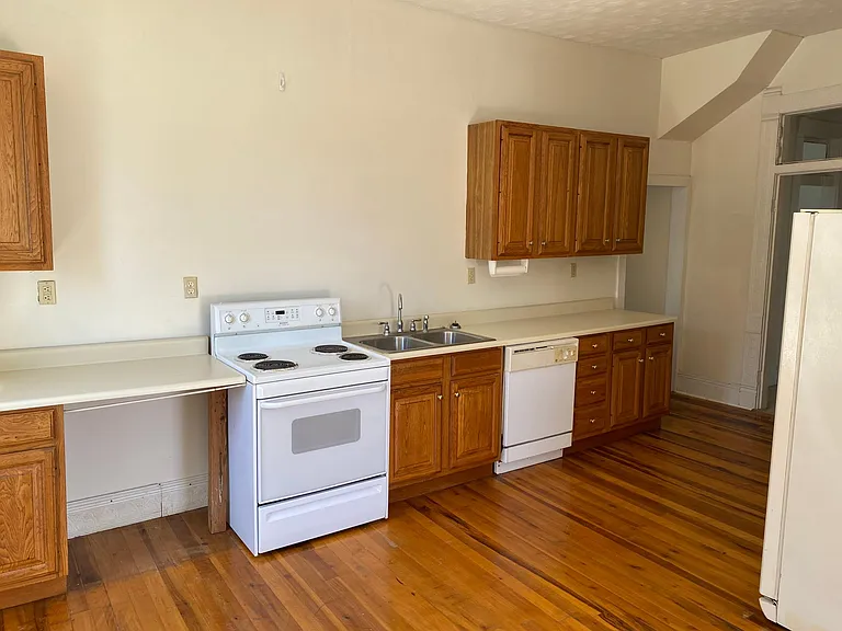 131 E 10th Ave #2 — Photo 4