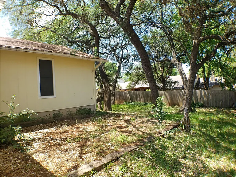 8310 Los Ranchos Dr — Photo 26