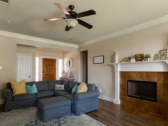 4th image of 513 Alexandria Ln