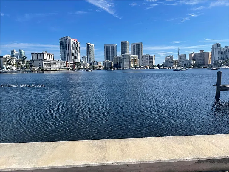 450 Golden Isles Dr #1H — Photo 10