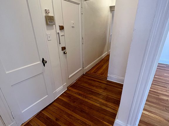 3rd image of 80 Sutherland Rd APT 6