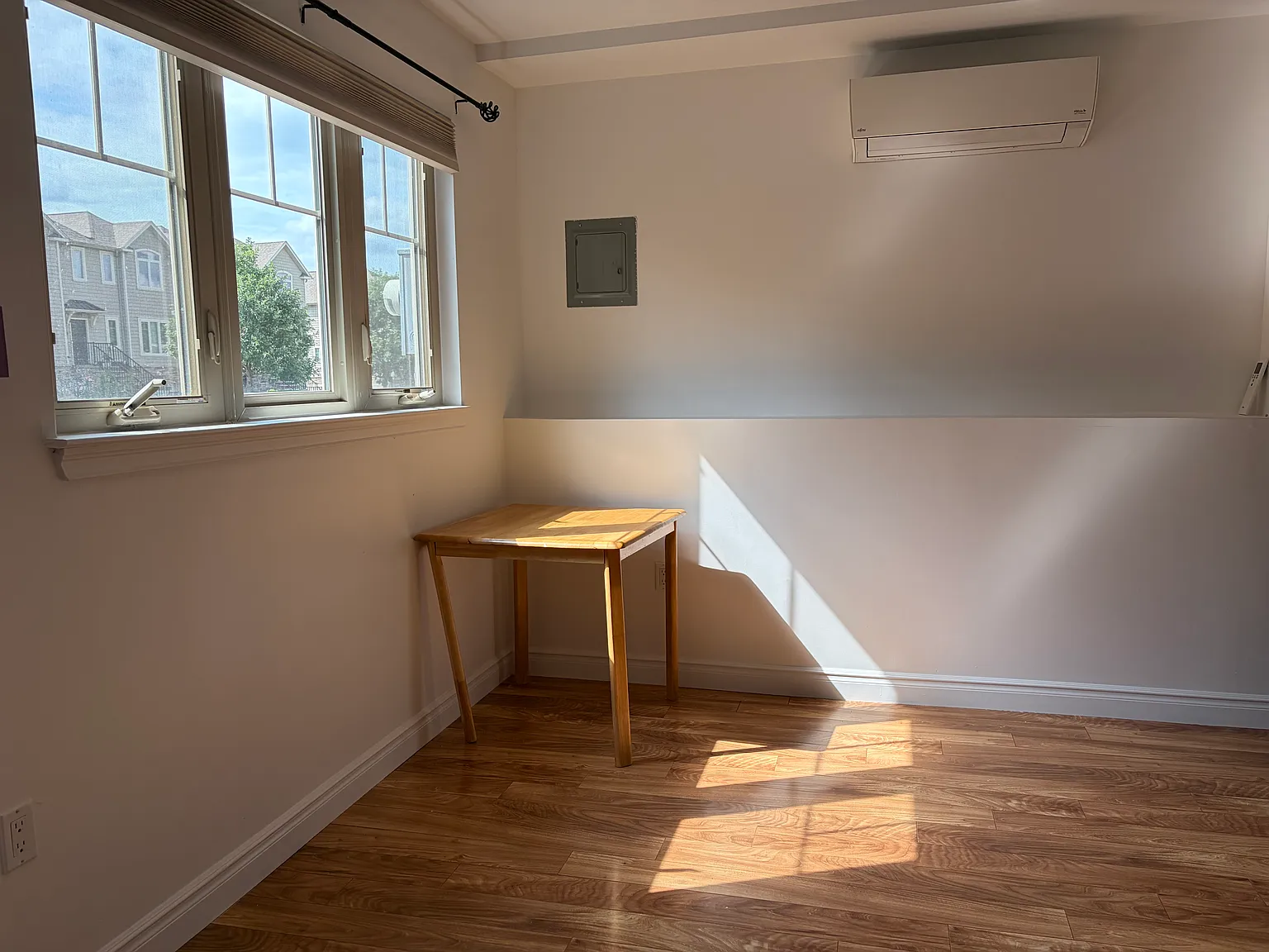 Studio, 400 sqft, $1,300 — Photo 2