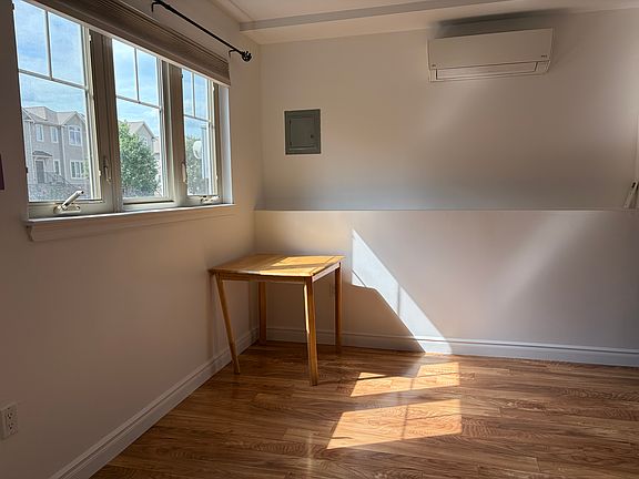 2nd image of 131 Elson St APT 1
