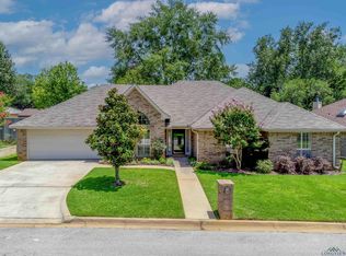 830 Montreal Dr, Longview, TX 75601