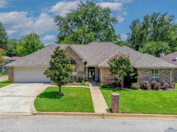 830 Montreal Dr, Longview, TX 75601