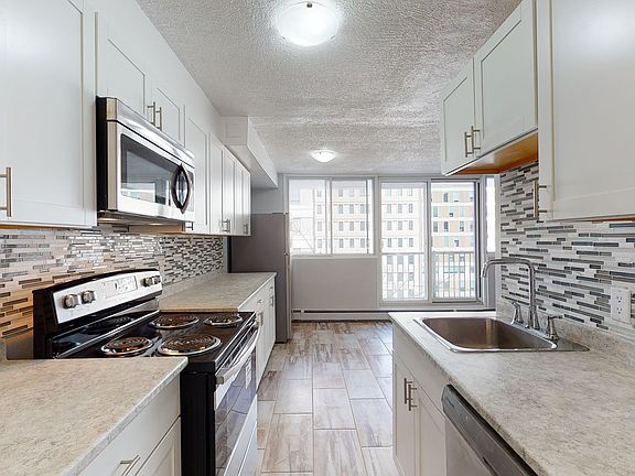 2nd image of 230 Gloucester St #1563456