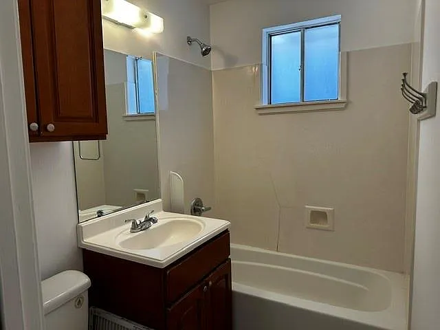 244 W Robert E Lee Blvd — Photo 10