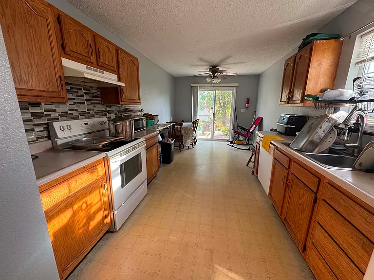 4639 Whitham Ln — Photo 12