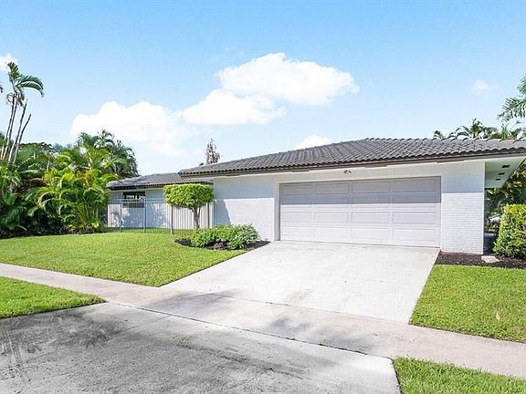4th image of 1200 SW 8th St