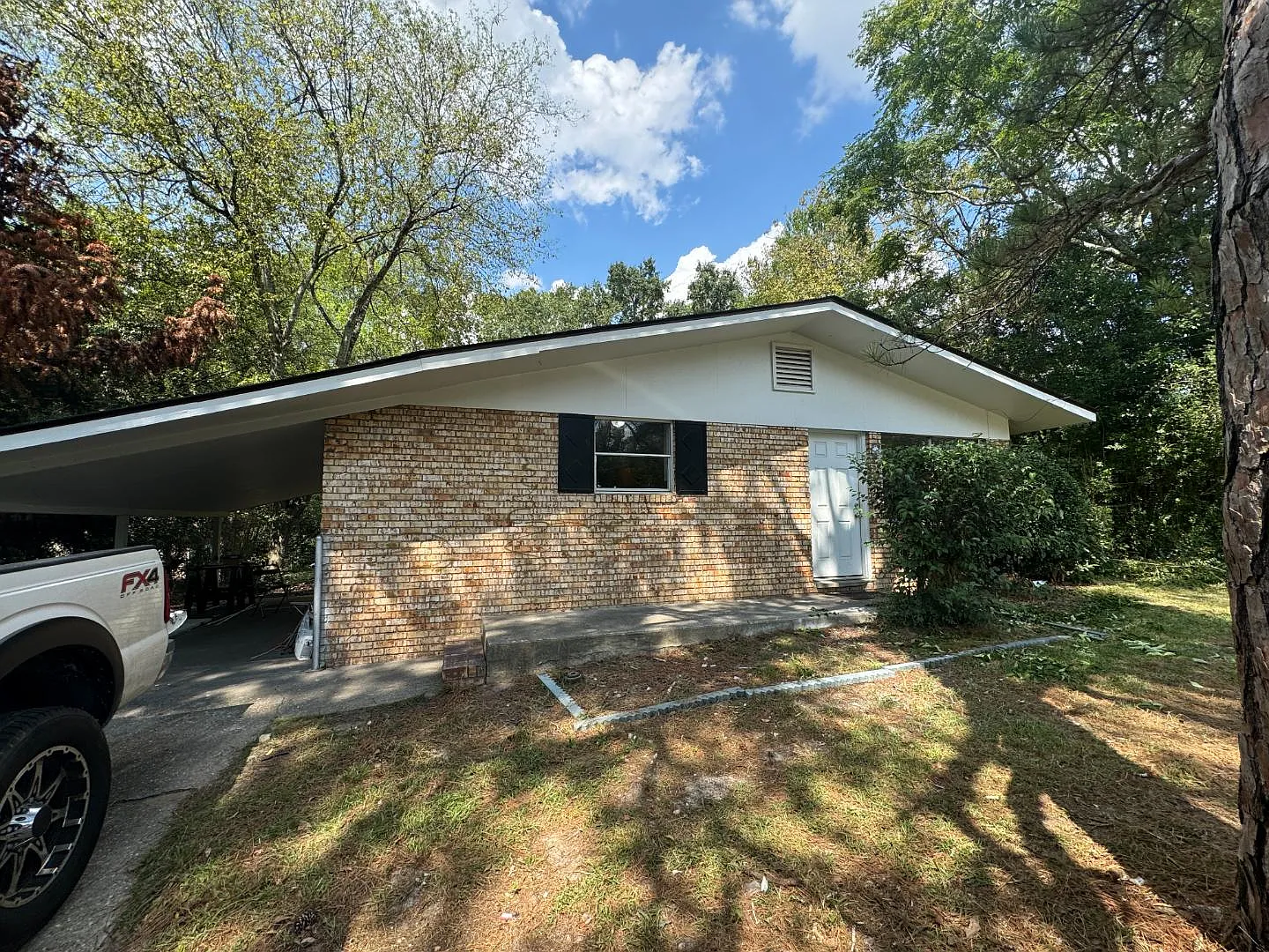 5541 Rollingridge Dr photo 1