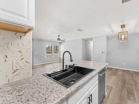 5th image of 1304 Lighthouse Rd