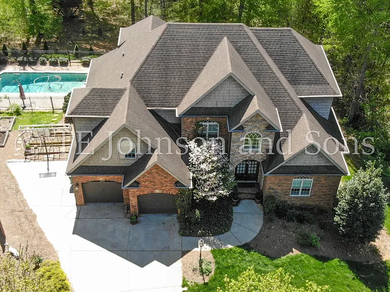 1112 Oakencroft Ct — Photo 63